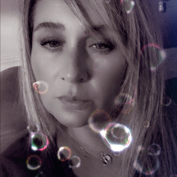 Meet your Posher, Andrea - Picture 7 of 9